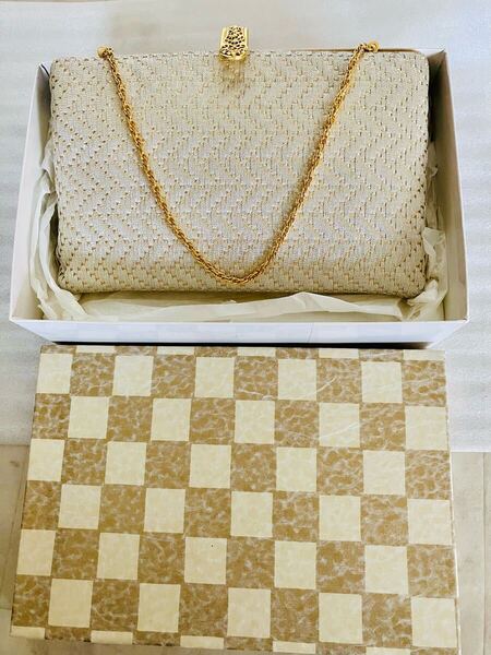 伊勢丹購入 新品 ゴールド がま口バック(株)小川 和装 クラッチバッグ 冠婚葬祭 結婚式 成人式 お着物 お祭り フォーマルドレス 和装小物