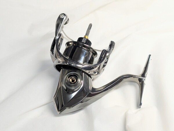シマノ 管185GP 18ステラ C3000SDHHG 本体のみ ボディ 日本製 傷多数 シャリ感有り 部品取り