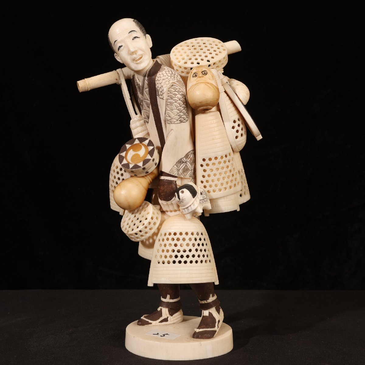 獣骨彫刻　セイウチ牙　翁像　人物像　在銘　置物　時代箱　M　7448 Yahoo!オークション -「セイウチ牙」(美術品) の落札相場・落札価格