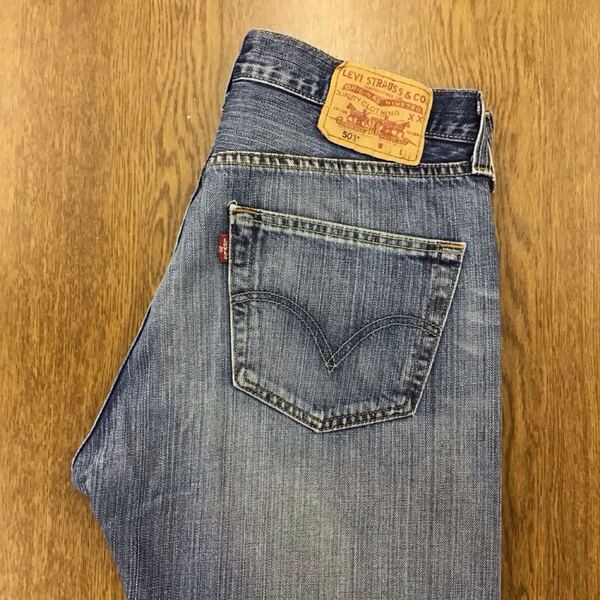 【GF100】Levi's 501 W31 L34 定番ストレート 色落ち加工 ジーンズ ジーパン デニムパンツ メンズブランド古着 リーバイス501 送料無料