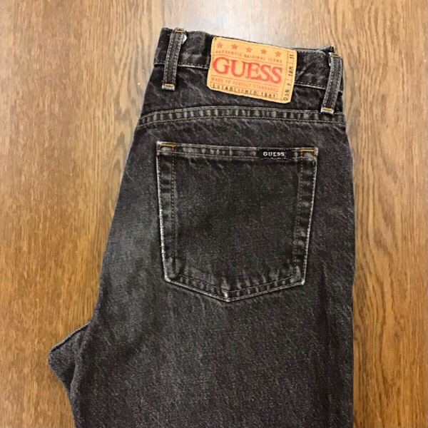 【GF134】CANADA製 GUESS W30 ブラック ジーンズ ジーパン デニムパンツ ブランド古着 ゲス 送料無料