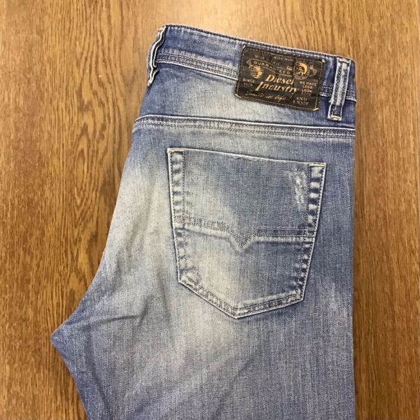 【GF181】DIESEL W32 L30 色落ち加工 ダメージ加工 ジーンズ ジーパン デニムパンツ ストレッチ生地 ブランド古着 ディーゼル 送料無料