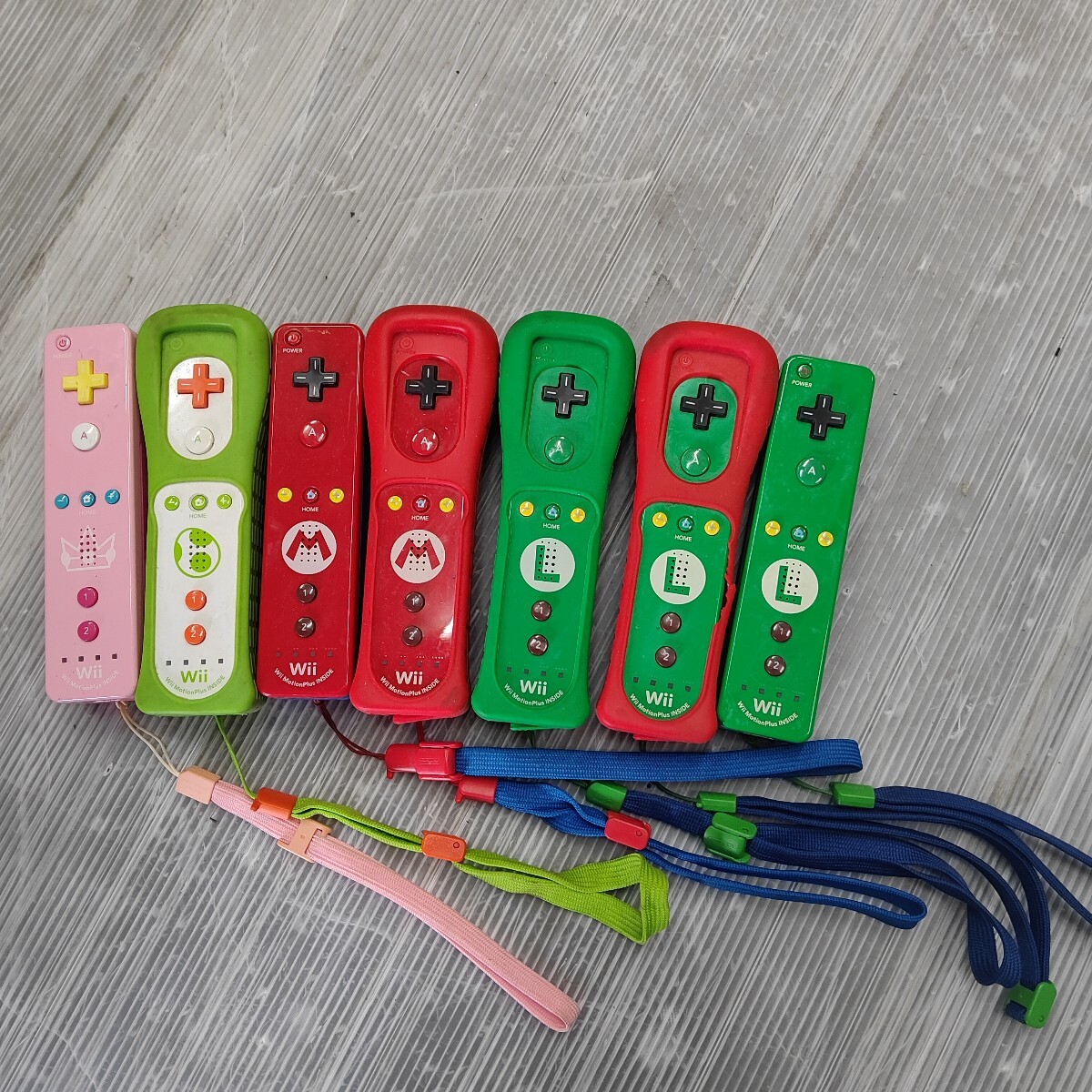 Yahoo!オークション -「wiiリモコンプラス ピーチ」の落札相場