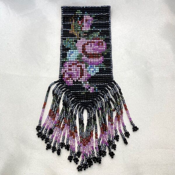 ビーズ織 ブローチ ローズ 薔薇 デザイン フリンジ ビーズ ヴィンテージ アンティーク アクセサリー 約19.2g 大きめ 装飾品
