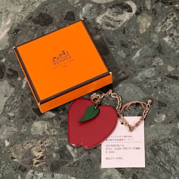 HERMES ETUI CLES FRUIT POMME BOX りんごモチーフ バッグチャーム レザーアクセサリー キーホルダー シルバー金具 アップル