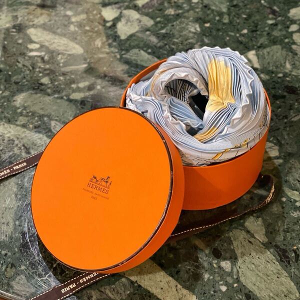 美品 Hermes カレプリセ プリーツスカーフ CARRE PLISSE La Musique des Spheres シルク100% エルメス