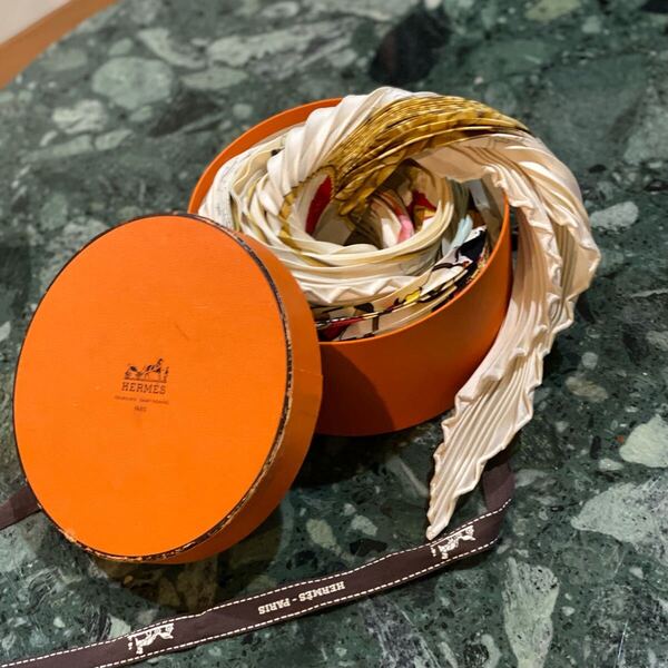 HERMES プリーツスカーフ PLAZA DE TOROS エルメス カレプリセ シルク100% 闘牛場 エルメス