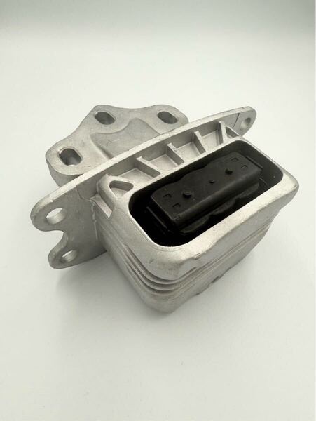 即納新品 BMW/BMWMINIミッションマウント F40 F45 F46 F48 F39 1.2シリーズ x1 x2 F56 F55 F54 F57 F60 One CooperS.JCW.D.SD 22316853453