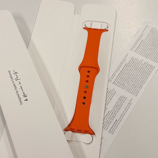 ☆即決 美品 Apple Watch HERMES オレンジ スポーツバンド 42mm 41mm 40mm 38mm エルメス 純正 アップルウォッチ ラバーバンド S/M 981