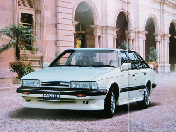 ★旧車 送料無料♪即決! ■マツダ カペラ(4代目後期 GC型)カタログ ◇昭和60年 全42ページ 美品♪ ◆激レア 当時物♪ MAZDA CAPELLA
