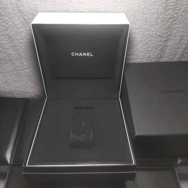 CHANEL 純正 シャネル 時計 箱 ウォッチ ケース ボックス 白 内箱 黒 外箱 化粧箱 空箱 BOX 正規 ボックス 保護 収納 付属品 011 送料込み