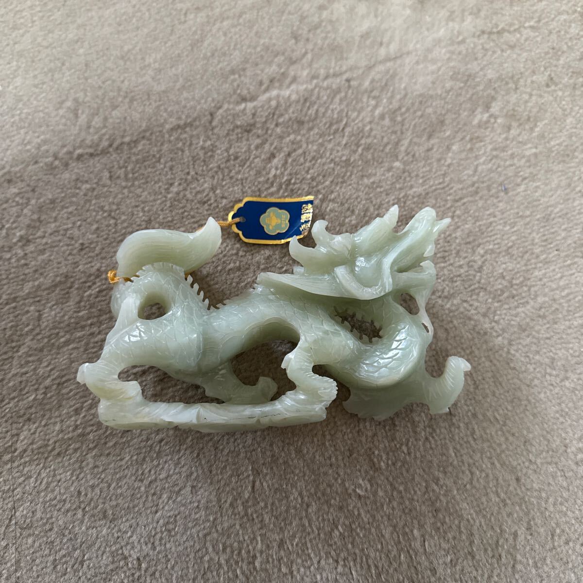 中国 骨董 置き物 翡翠 彫刻 縁起物 龍 瓢箪 Yahoo!オークション -「翡翠 龍 置物」(彫刻、オブジェ) (美術品