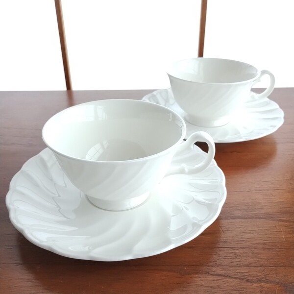 未使用 ノリタケ Noritake カップ&ソーサー 2客セット ティーカップ 白 スタジオコレクション STUDIO COLLECTION 花リム 輪花皿