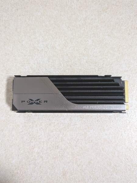 SiliconPower M.2 2280 NVMe PCIe Gen 4x4 XS70 ヒートシンク付きSSD 1TB【PS5対応】SP01KGBP44XS7005 【動作良好】