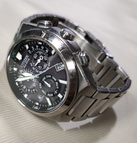 稼働品 シチズン アテッサ エコドライブ 定価94,500円 CITIZEN 電波ソーラー腕時計 チタン腕時計 ATP53-2702