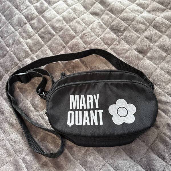 ◆当日発送◆【極美品】 MARYQUANT マリークワント ショルダーバッグ ブラック 黒 刺繍ロゴ お出かけ レジャー お買い物 ショッピング