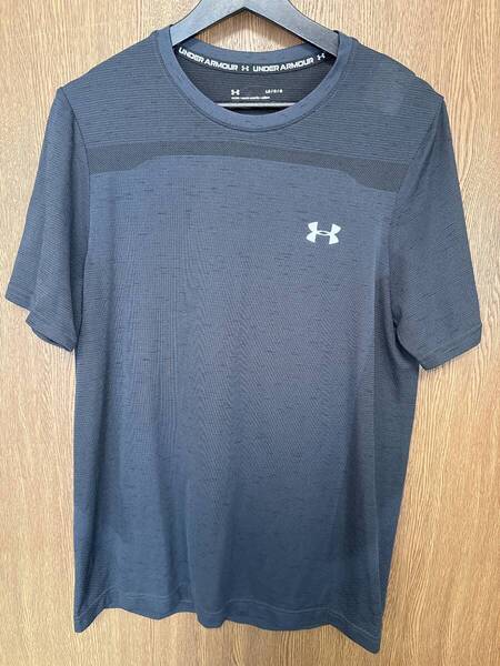 ◆当日発送◆【未使用品】 UNDER ARMOUR アンダーアーマー Tシャツ メンズLサイズ グレー 吸湿速乾 ドライ スポーツ トレーニング