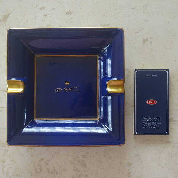 新品・未使用 ブガッティBugatti 磁器灰皿 ブルーに金彩 サイズ17.5x17.5cm ハンドメイド シリアルナンバーあり