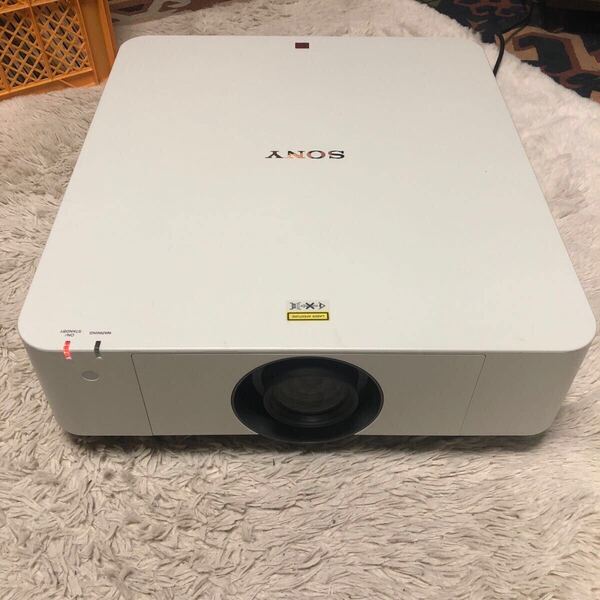 SONY VPL-FWZ60 5000ルーメン 3237時間使用 ソニー レーザー光源 プロジェクター ②