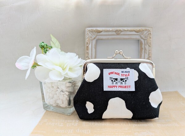 牛柄が可愛すぎるぅがま口 白タグ付き 小銭入れや小物入れに ハンドメイド 牛 匿名配送 牛柄 白黒 モノトーン プレゼントにも