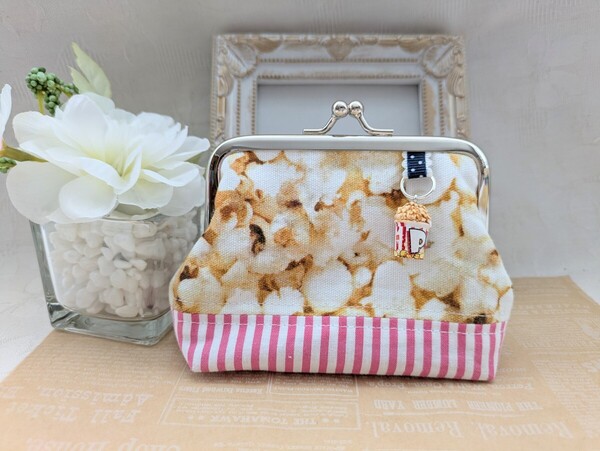 ポップコーン柄ストラップ付き ぷっくりがま口ポーチ 匿名配送 小銭入れ小物入れ ハンドメイド プレゼントにも