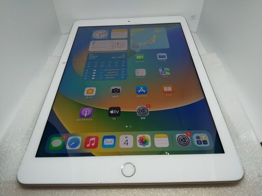 ★61025 iPad 第5世代 Retina 32GB MP1L2J/A Apple docomo版Simロック解除済 Simフリー ◎