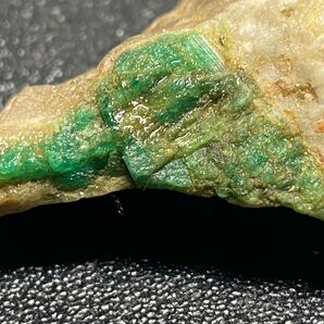 エメラルド 66.8g