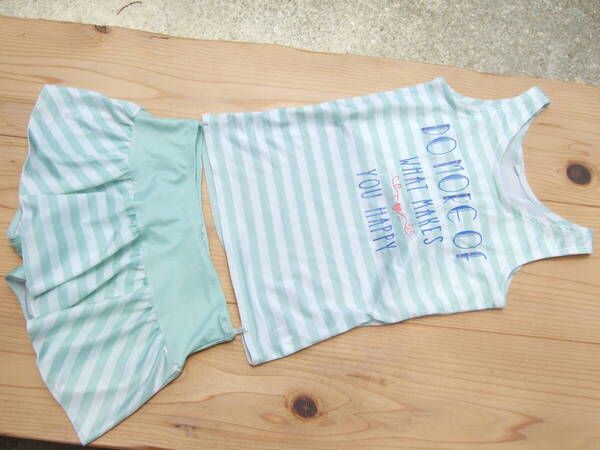 used!キッズ女の子パステルグリーンボーダーセパレート水着150センチ2点セット