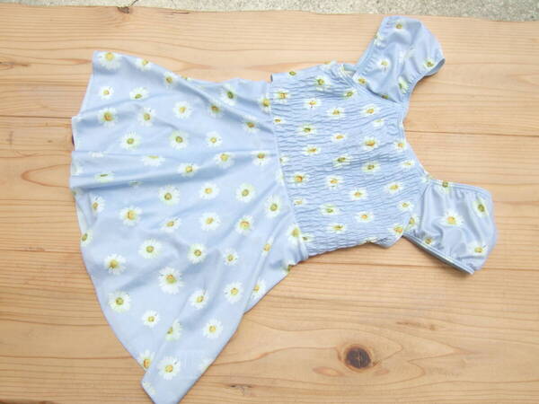 *美品!キッズ女の子お花柄パステルパープルワンピース水着135センチ*