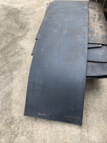 ☆ゴムマット激安品☆送料込み 幅60㎝ 厚み6.1㎜長さ3m