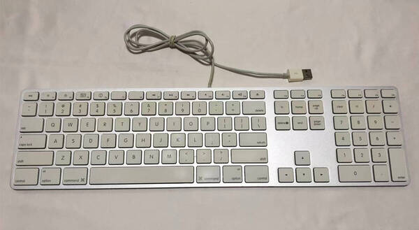 Apple純正USB キーボード A1243 英文 テンキー付