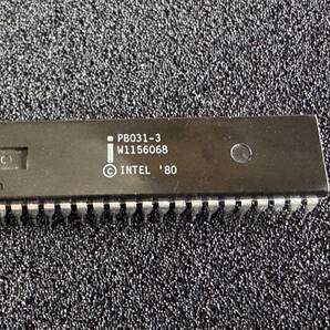 Intel P8031-3 / MCS-51シリーズマイクロプロセッサ / Vintage 1980 / 1個