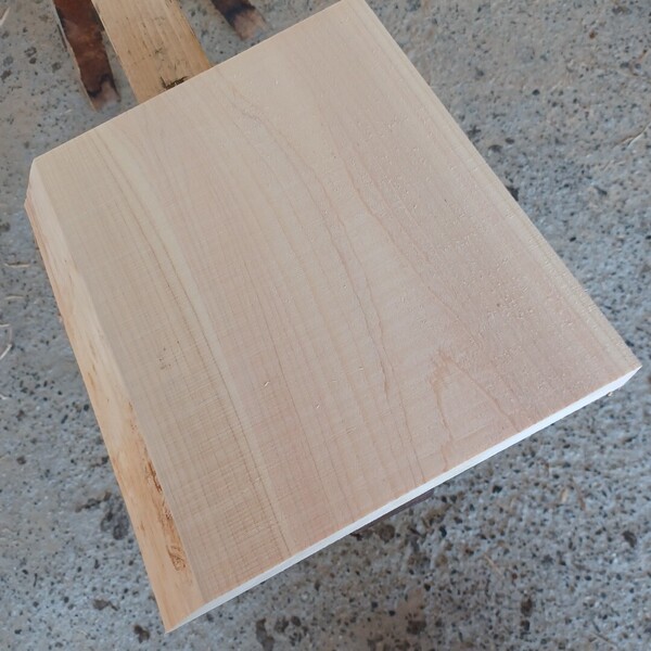 A-2215【29.8×26.8~27.4×3.5cm】 国産ひのき 片耳付板 まな板 看板 花台 一枚板 無垢材 桧 檜 DIY