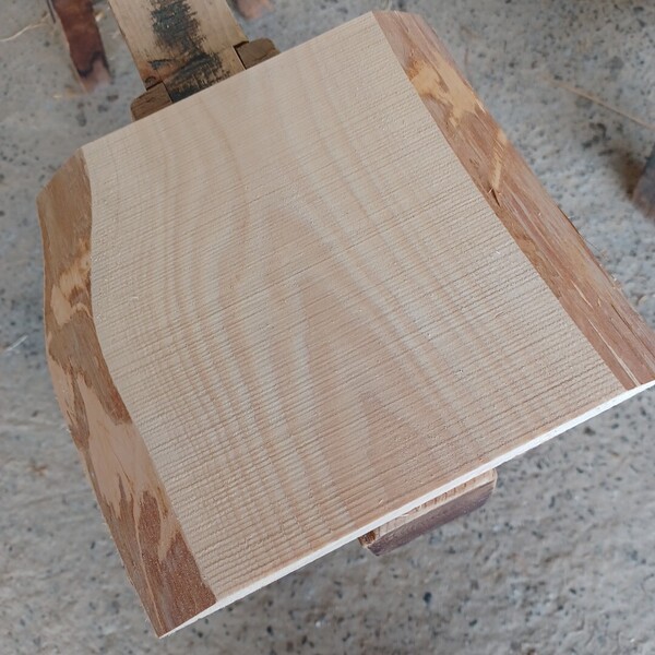 A-2232【21×21.5~23×2cm】 国産ひのき 耳付板 まな板 看板 花台 一枚板 無垢材 桧 檜 DIY