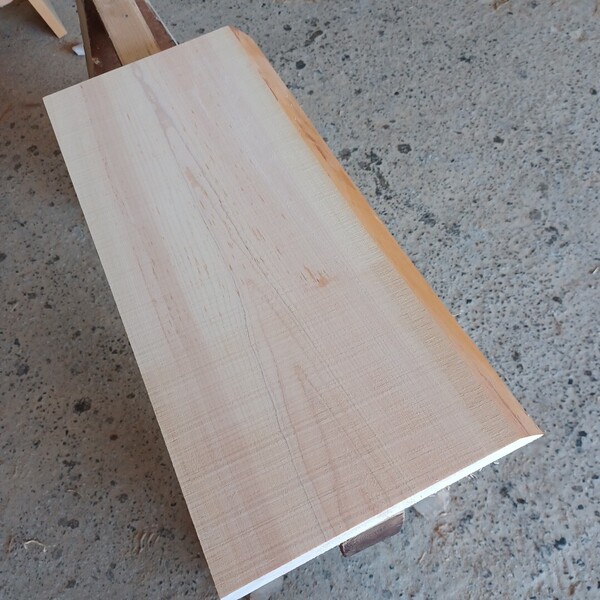 A-2251【66×29.5~30×3.5cm】 国産ひのき 片耳付板 テーブル 棚板 まな板 一枚板 無垢材 桧 檜 DIY