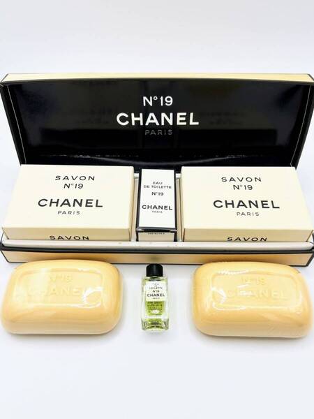 【新品未使用】CHANEL シャネル N°19 サヴォン&オードゥトワレット ギフトセット 75g×2 & 4.5ml×1