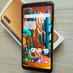 「GALAXY A7」 ゴールド 割と美品になります SIMフリー 有機ELディスプレイ、トリプルカメラ RAM4GB.ROM64GB ケースおまけ