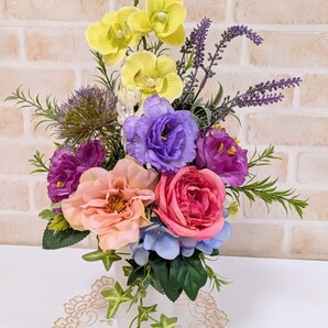 ◇胡蝶蘭&バラのフラワーアレンジメント◇玄関やお部屋を癒しの空間に!贈り物にもどうぞ Flower art 花音