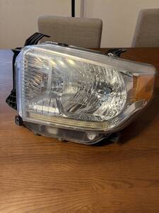 米国トヨタ純正☆16年モデル☆タンドラ☆1974☆ヘッドライト☆右