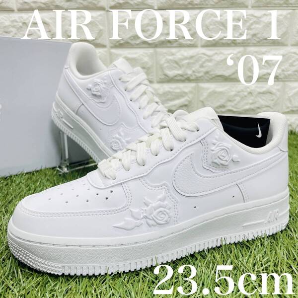 即決 ナイキ ウィメンズ エアフォース1 '07 AF1 Nike WMNS Air Force 1 白薔薇 厚底 AF1 レディーススニーカー 23.5cm 送料込み HF2016-100