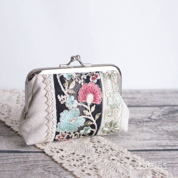 ミニがま口ポーチ*インド刺繍リボン*ブラック*ハンドメイド
