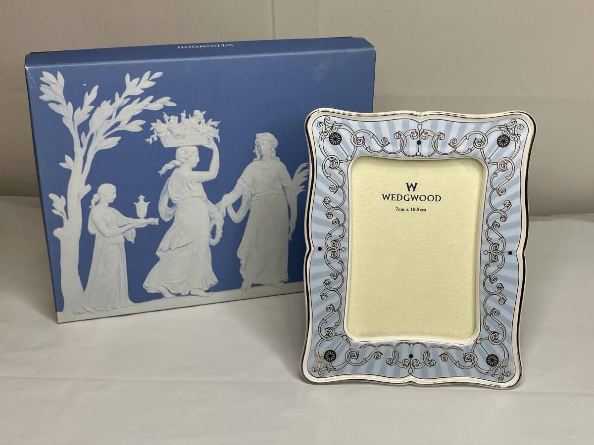 ウェッジウッド　 フォトフレーム新品未使用 WEDGWOOD - ウェッジウッド 写真立て 新品未使用 箱付きの通販