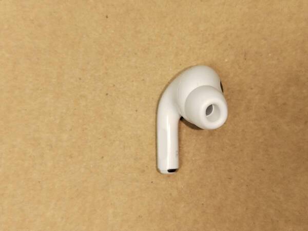 NH2411 P-3R Apple Airpods pro アップル 純正 エアーポッズ プロ 第1世代 イヤホン R側のみ A2083