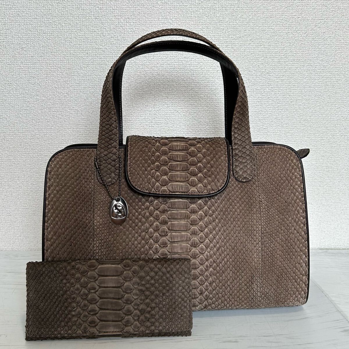 2025年最新】Yahoo!オークション -jra バッグ パイソン(皮革製