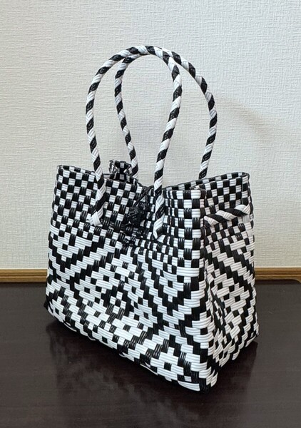プラカゴ メルカド トートバッグ ハンドメイド かごバッグ パサール 模様編み ブラック×ホワイト