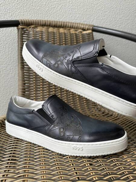 限定25万 Berluti Playtime Scrit Leather Sneakers ベルルッティ プレイタイム クレストロゴ パティーヌレザー スニーカー スリッポン 7,5