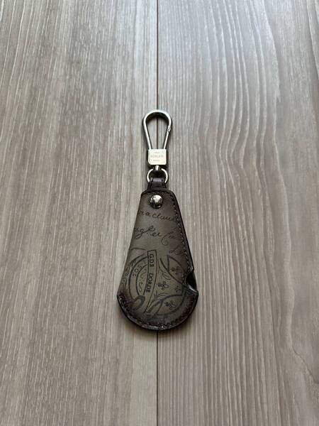 定価8,5万 Berluti Shoehorn Scrit Leather Key Ring ベルルッティ シューホーン スクリットレザー キーホルダー サンドストーム 限定 完売
