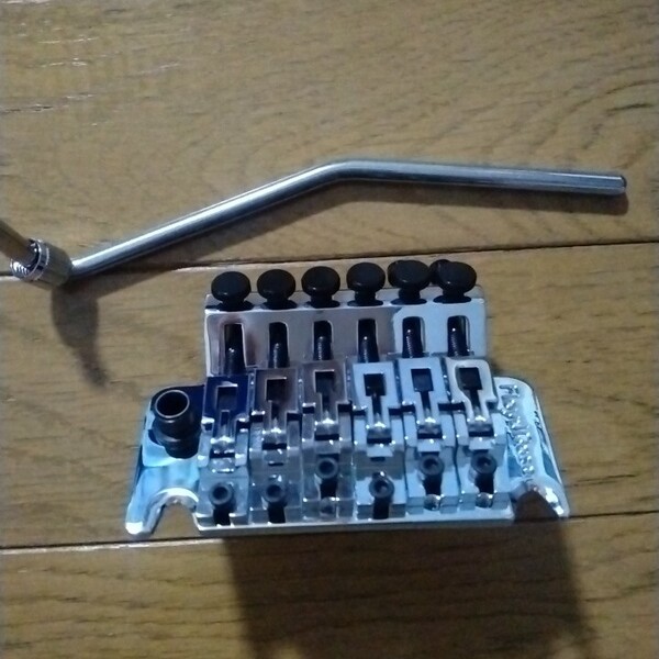 美品 フロイドローズ Floyd Rose クローム ブリッジ 1000 トレモロ 程度良し