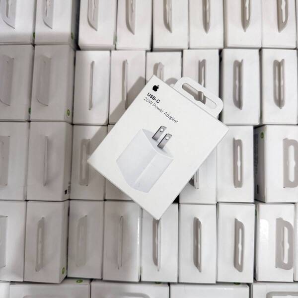 未開封未使用新品 アップル Apple純正 20W USB-C電源アダプタ MWVV3AM/A 10個セット!定価から11,800円引き激安価格!送料込#4