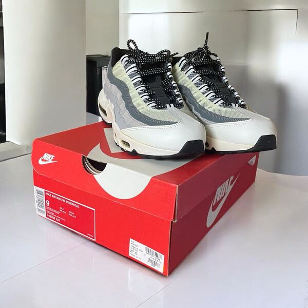 エアマックス AIR MAX 95 ESSENTIAL/749766-101/27.0cm NIKE